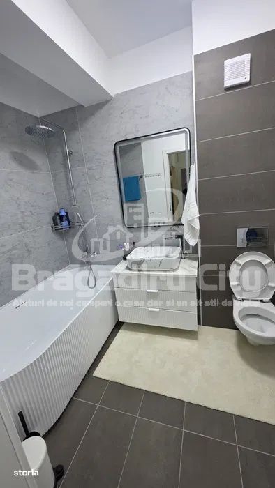 Ap 3 cam et 3/6 Cubic 7  cu 2 locuri de parcare