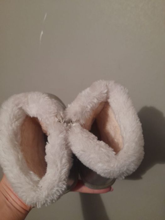 Продам детские сапоги