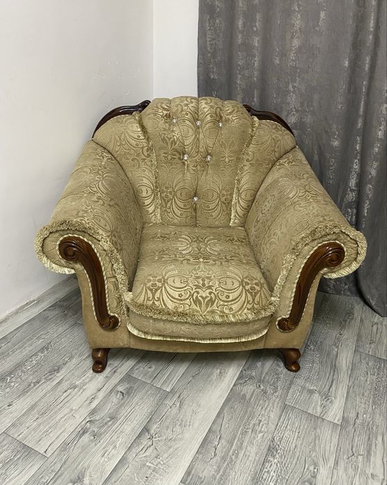 Продам диван с креслом