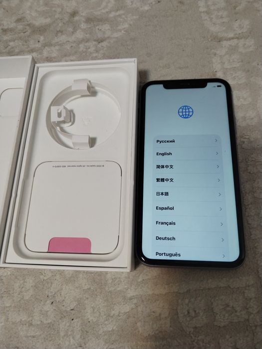 Продам айфон 11.
