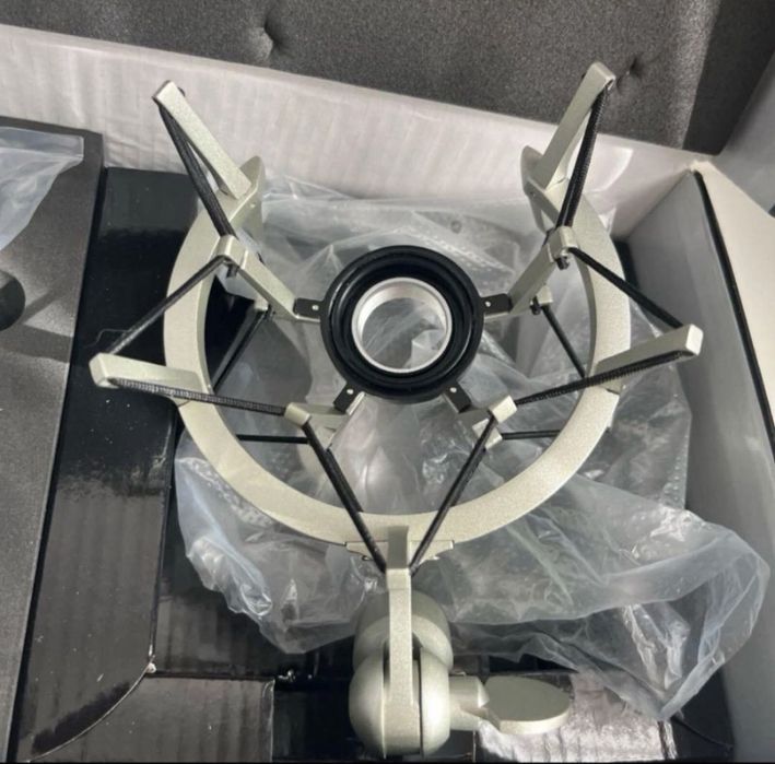 Microfon studio neumann tlm 102