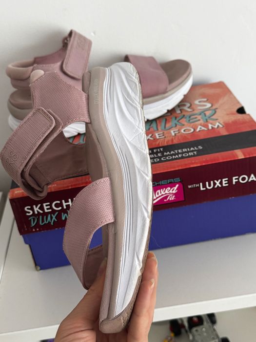 Sandale damă Skechers roz, măr. 38, foarte comode, stare excelentă