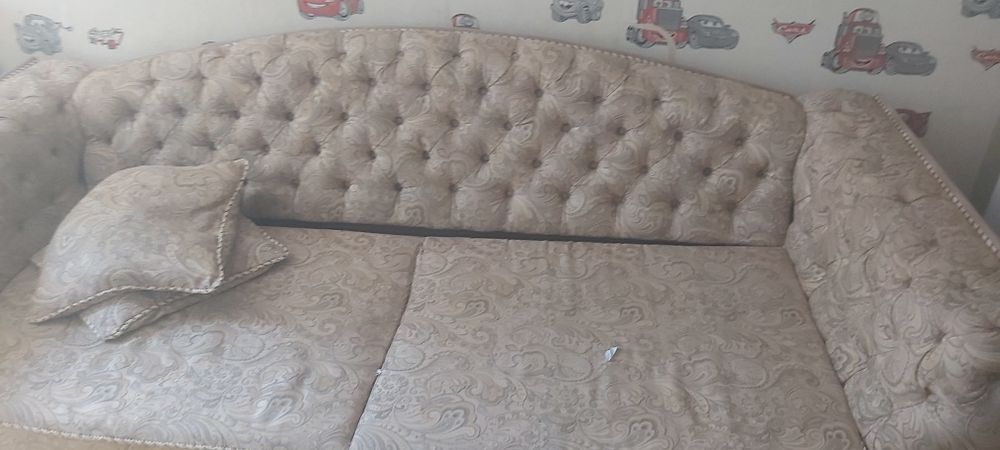 Продам диван с подушками