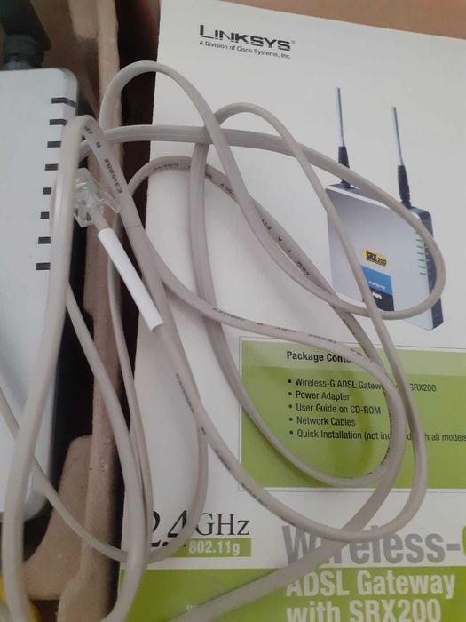 Рутер Linksys, 2,4GHz,с четири кабелни изхода.
