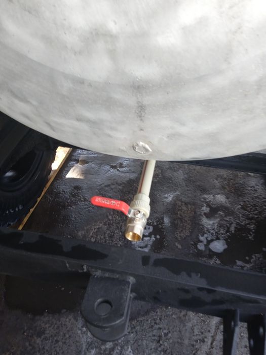 Прицеп с алюминиевой бочкой