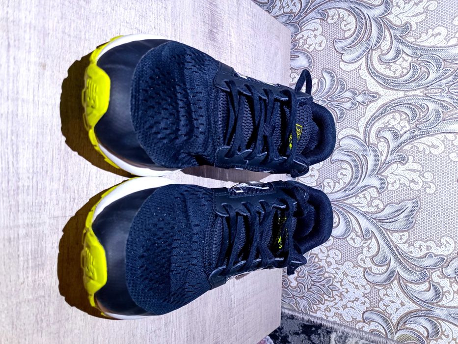 Мужские кроссовки NB520