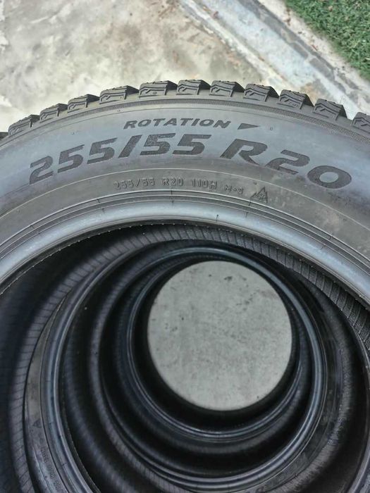 255/55R20 Pirelli Ice Zero