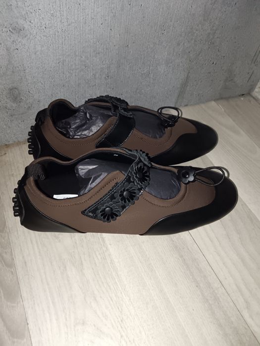 Pantofi Mary Jane stil Designer 

Sunt niște pantofi Mary