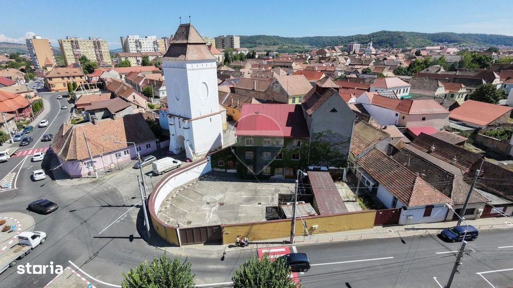Cladire in zona centrală Mediaș - 363 mp construiți , curte 325mp