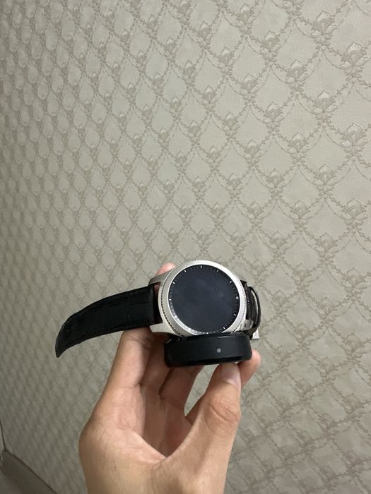 Часы Samsung Gear S3