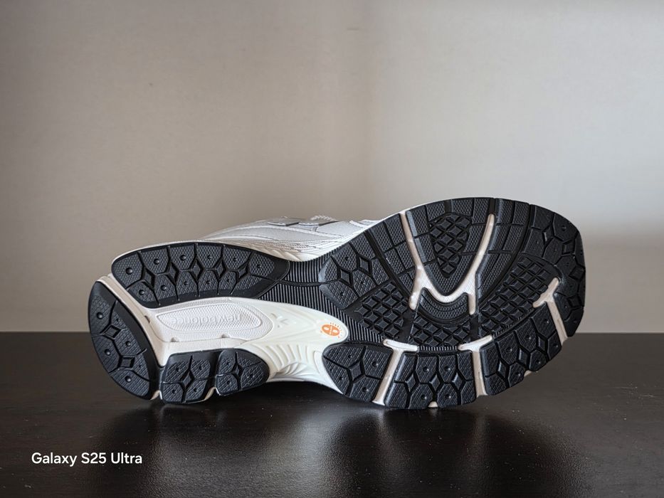 New Balance 2002 /39номер 25см Стелка