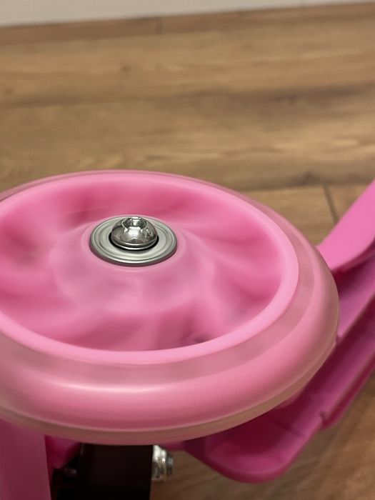 Trotineta copii noua roz usoara lumini in roti