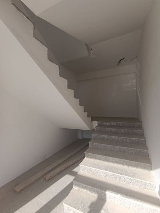 Продаются 2 здания Сергели, вдоль дороги, метро