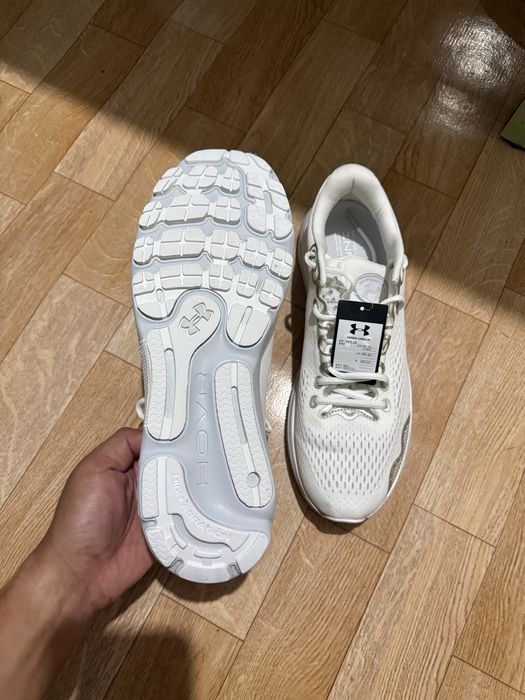 Кроссовки новые Under armour hovr infinity 4