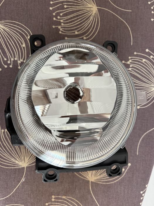 Продаетсия противотуманный фары