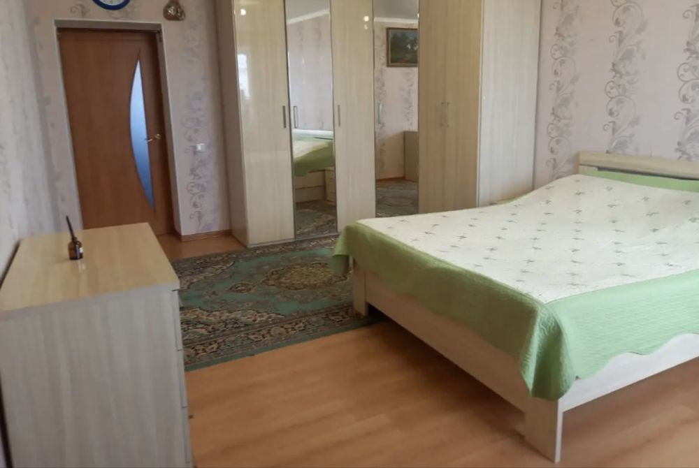 Спальный гарнитур продам