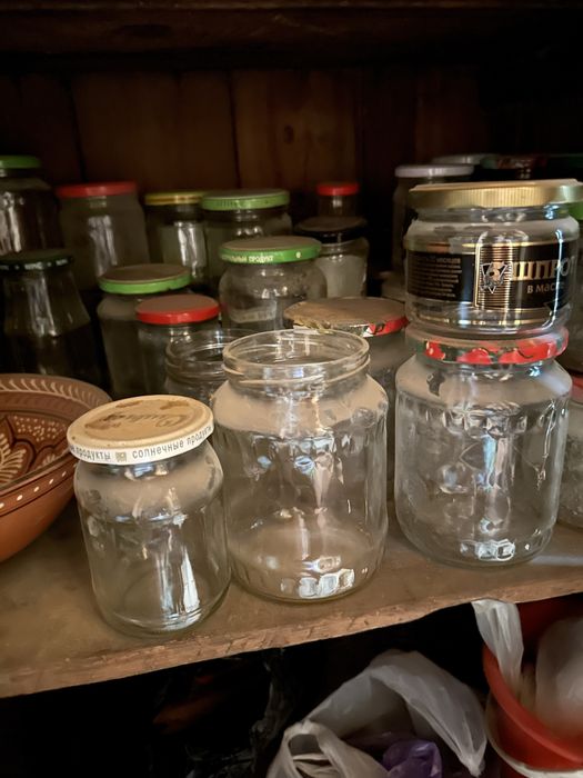 Банки с резьбой продам