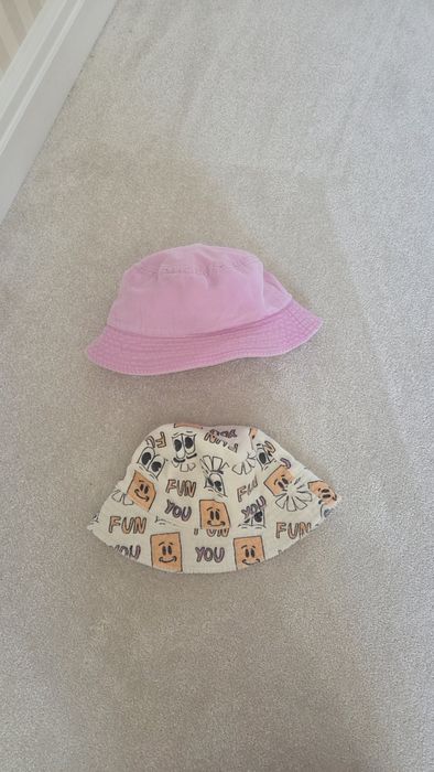 Sepci(2 buc) pentru fete H&M si RESERVED