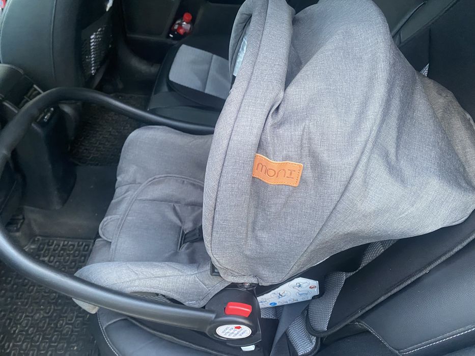 Продаваме бебешки стол Мони в отличо състояние.