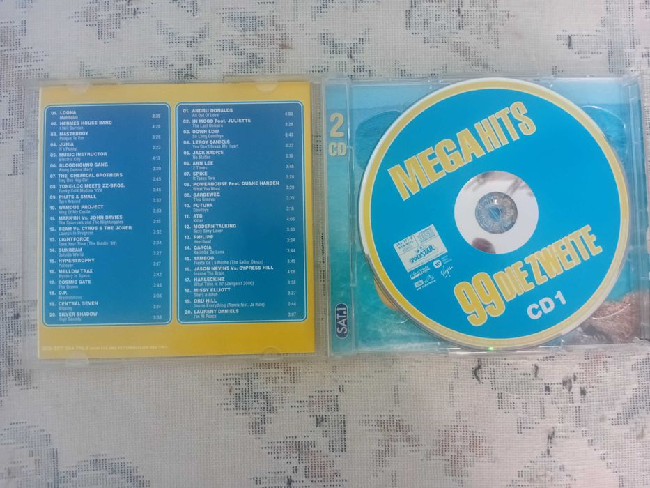 Pachet 3 CD muzica selectii, Megahits 99 (2 CD) + Megahits 98 (1 CD)