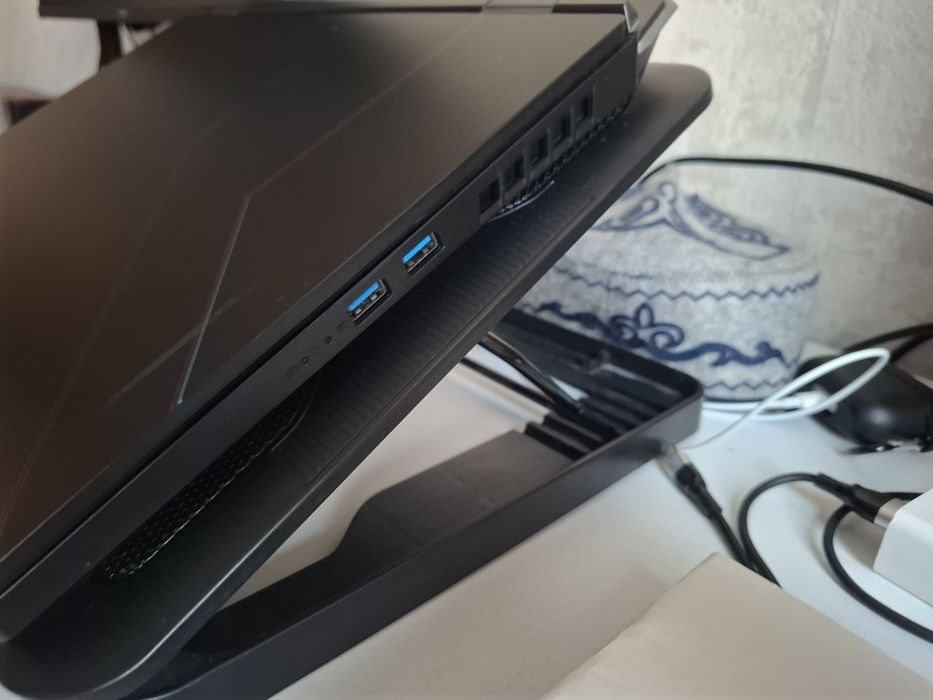 Подставка под ноутбук Defender, 17"