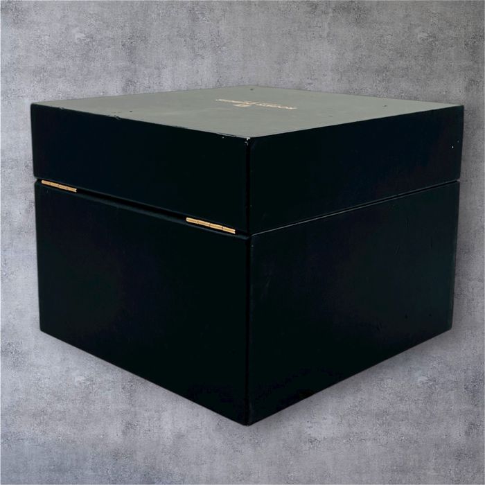 Roger Dubuis луксозна кутия за часовник