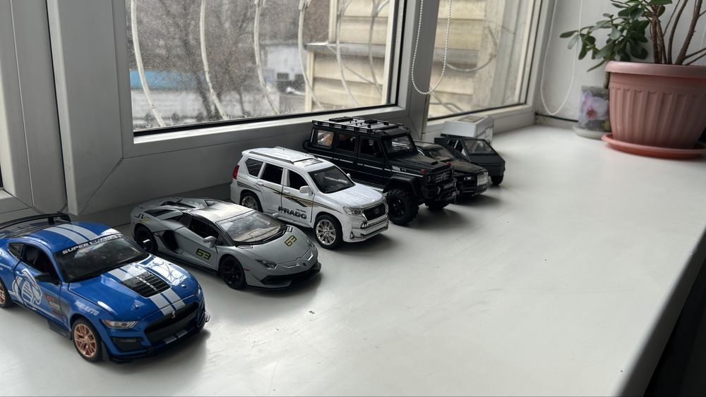Продам металлические коллекционные машины
