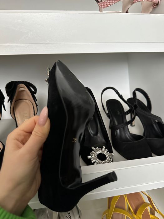 Елегантни обувки на ток - 35 номер