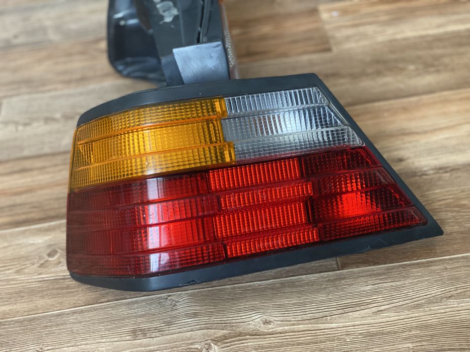 Плафана Мерседес W124 Hella оригинал стопы