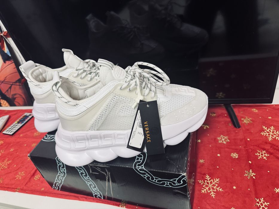 Adidasi versace  chain reaction