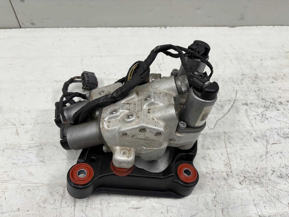 Помпа хидравлично окачване / Клапан блок динамик драйв БМВ Ф07 Ф10 Ф06