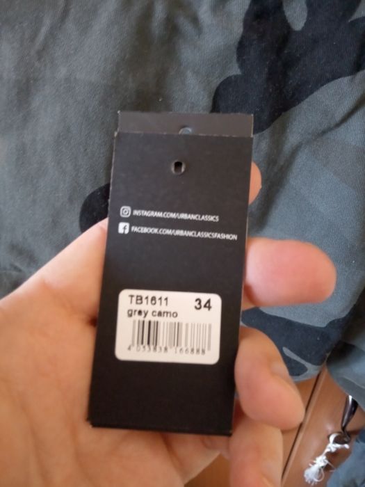 Pantaloni cargo Urban Classics mărimea 34,ghete piele Vans mărimea 46