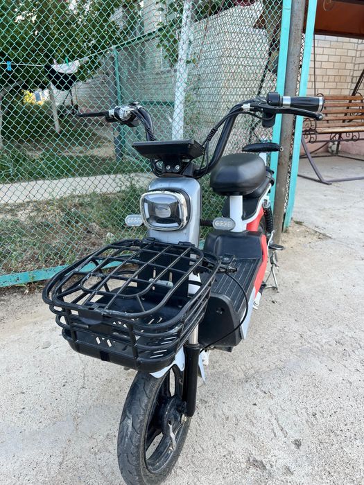 Электроскутер электомопед