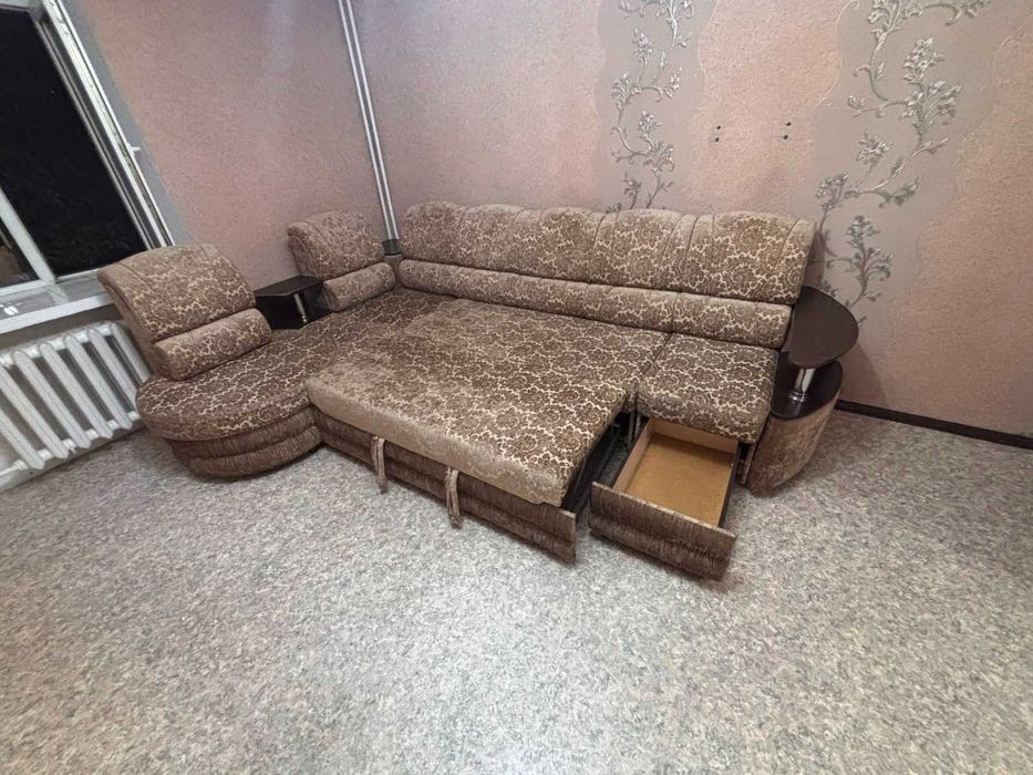 Продам диван КШТ