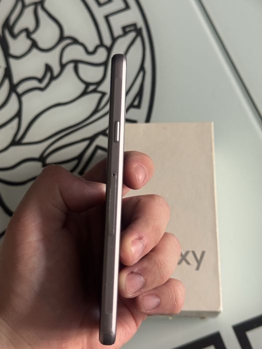 Продам Samsung A3 в идеальном состояний
