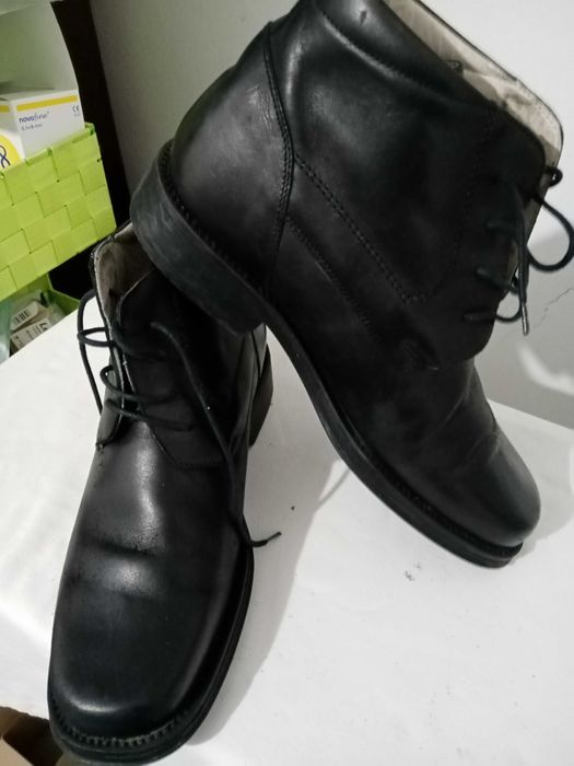 Ghete de piele nr.42.