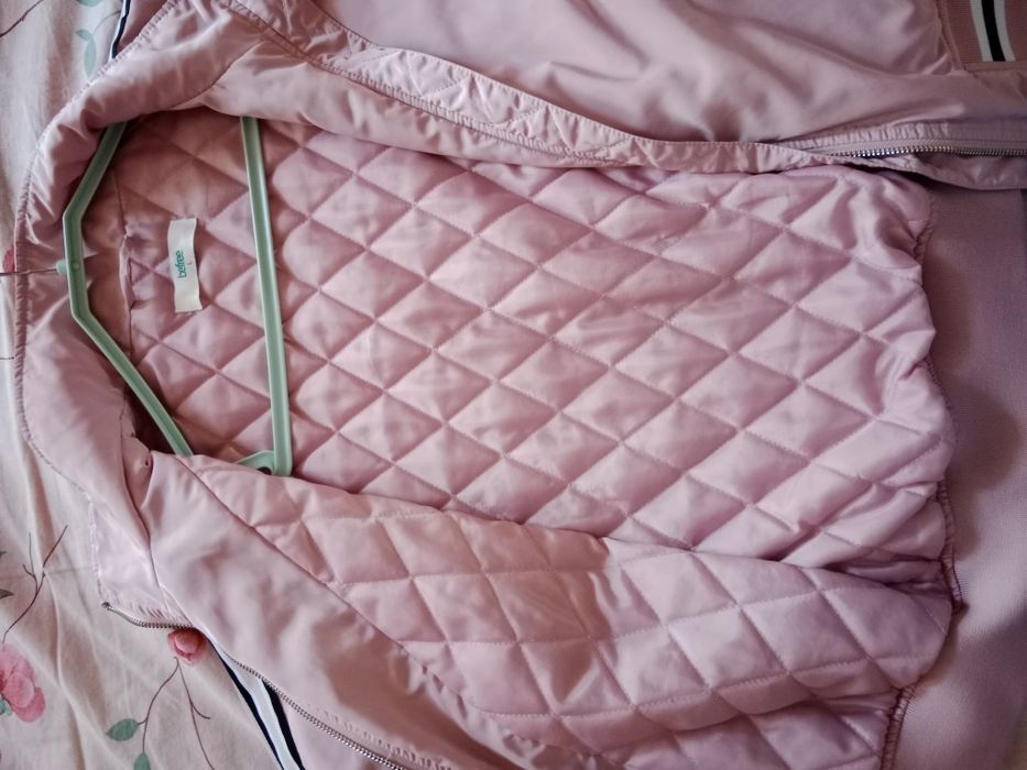 Продам бомбер женский разм.48