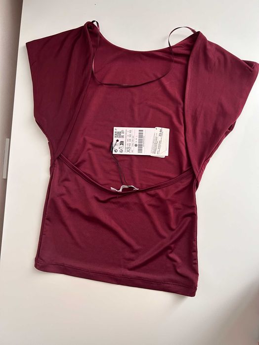 Дамска тениска Stradivarius Цвят: бордо размер: XS