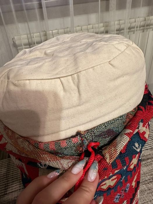 Болстеры для йоги Айенгара.