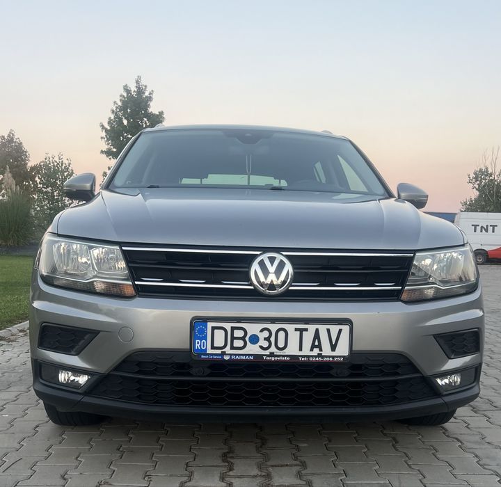 VOLKSWAGEN Tiguan