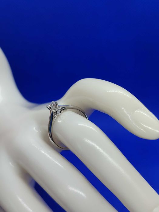 Годежен пръстен с диаманти