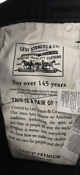 Нови.  О ригинални дънки.  Levi's 512 Slim Taper.