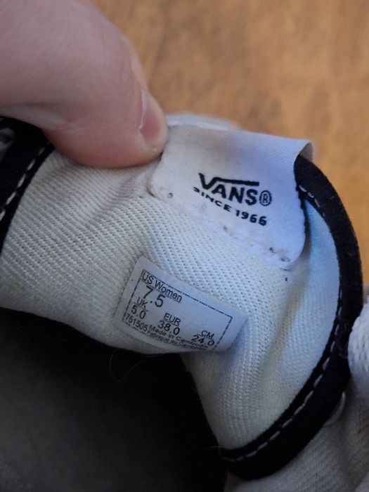 Vans personalizați cu Stitch – mărimea 38