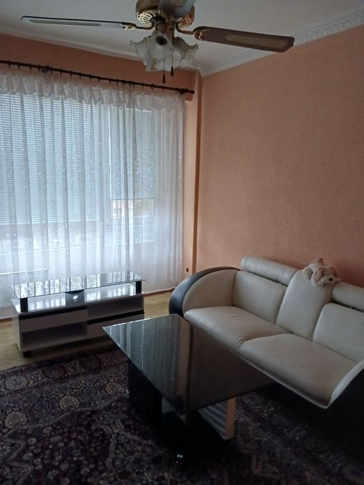 2стаен непреходен апартамент Перник кв Изток под наем