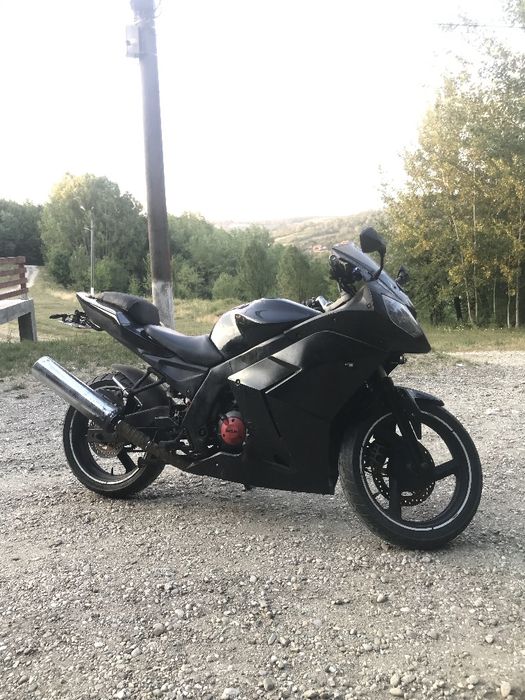 Vand/dezmembrez  Motocicleta Daelim VJF125R 2009