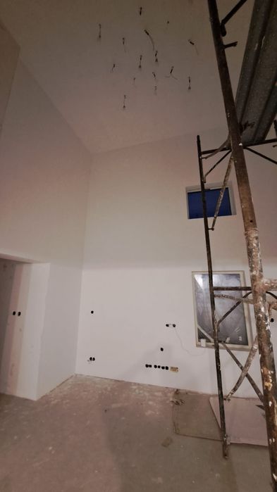 Amenajări interioare/renovări/sanitare/electrice