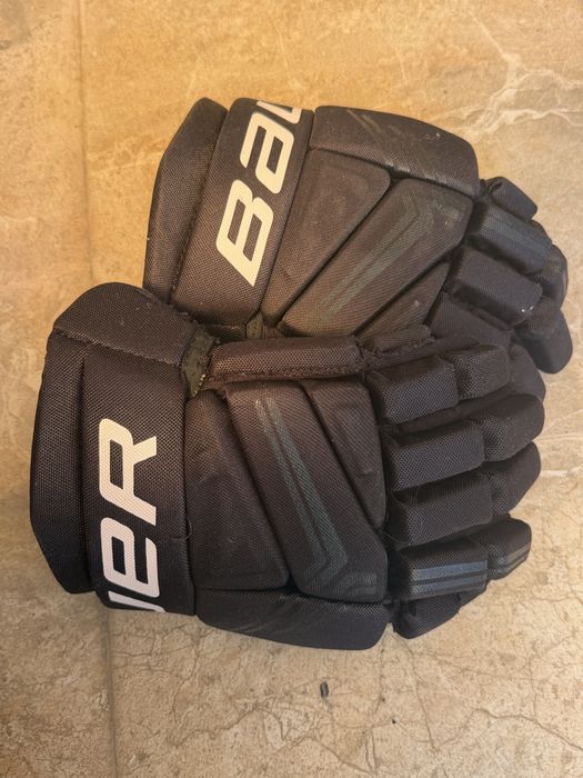 Продам хоккейные краги Bauer