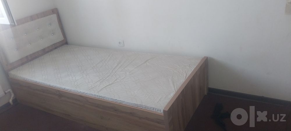 1 kishilik spalni sotiladi,yangi hali