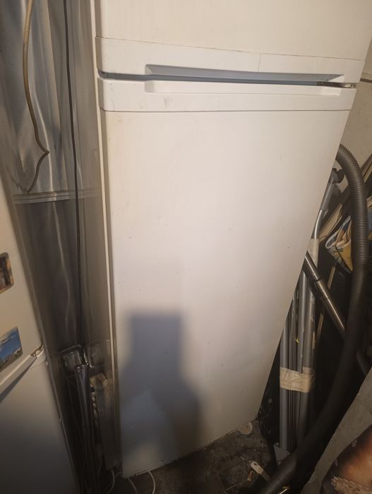 Vând 2 frigidere defecte