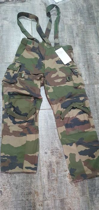 Haine militare camuflaj
